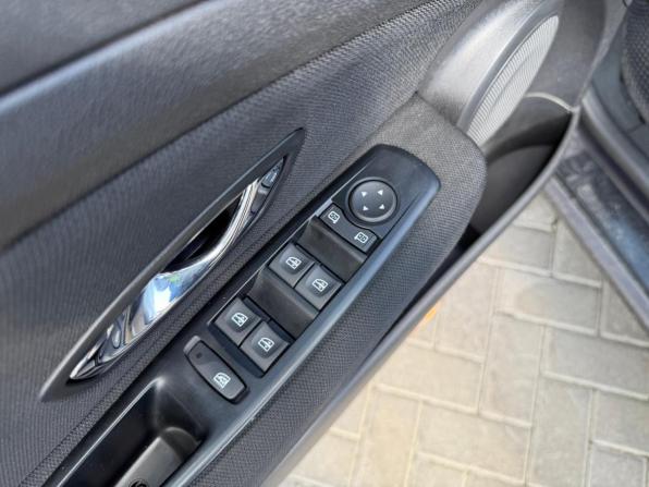 Renault Fluence I Рестайлинг с пробегом 2013 года, цена 750 000 рублей, 209235 км, седан, Автокод Объявления