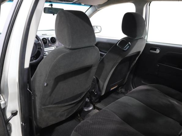 Ford Fusion I с пробегом 2005 года, цена 480 000 рублей, 306500 км, хэтчбек, Автокод Объявления