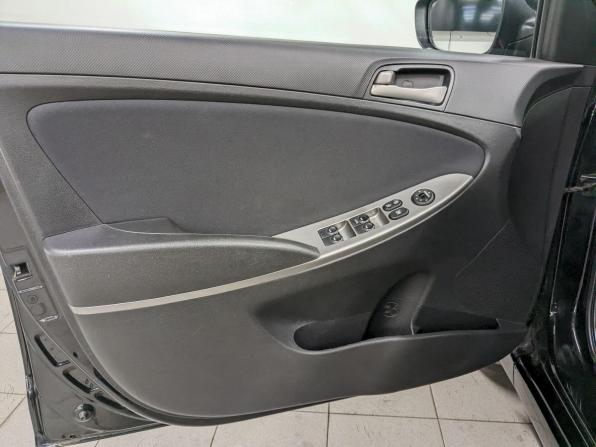 Hyundai Solaris I Рестайлинг с пробегом 2015 года, цена 1 090 000 рублей, 68850 км, хэтчбек, Автокод Объявления