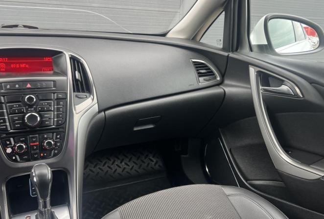 Opel Astra J с пробегом 2012 года, цена 740 000 рублей, 205200 км, хэтчбек, Автокод Объявления