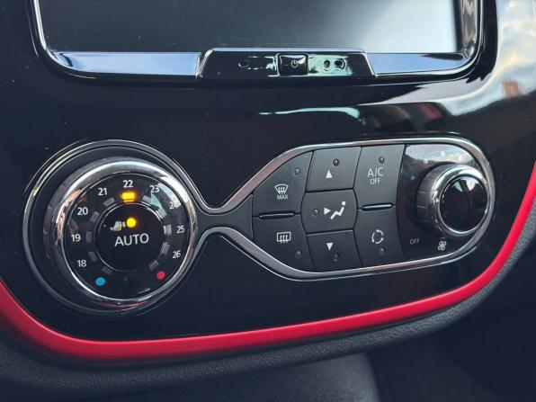Renault Kaptur I с пробегом 2018 года, цена 1 299 000 рублей, 109969 км, внедорожник, Автокод Объявления