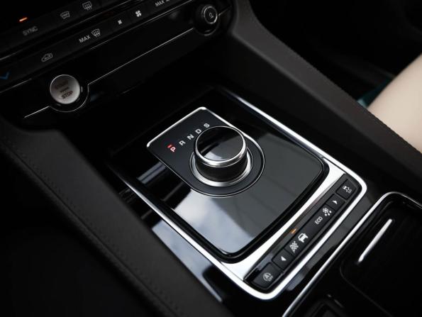 Jaguar F-Pace I с пробегом 2020 года, цена 3 369 000 рублей, 94138 км, внедорожник, Автокод Объявления