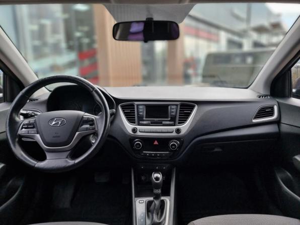 Hyundai Solaris II с пробегом 2017 года, цена 1 029 000 рублей, 150367 км, седан, Автокод Объявления
