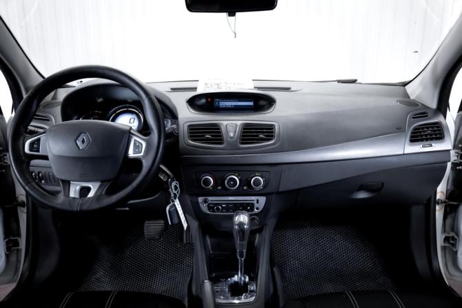 Renault Megane III Рестайлинг с пробегом 2013 года, цена 749 000 рублей, 214000 км, хэтчбек, Автокод Объявления