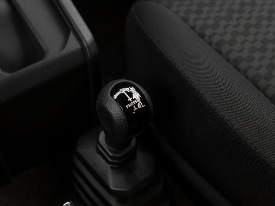 Suzuki Jimny IV Москва  - изображение 16