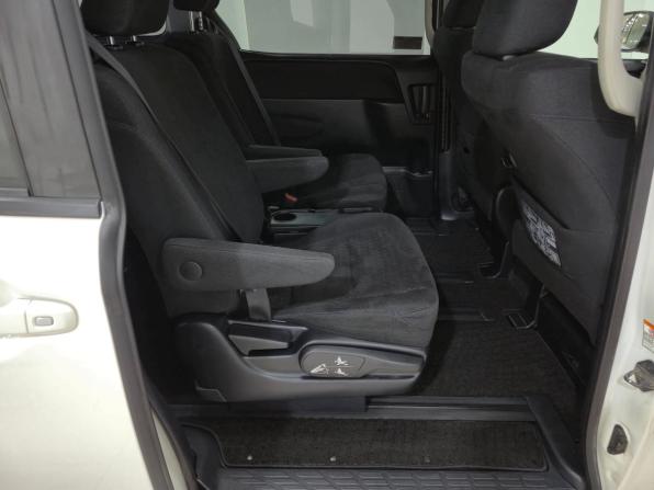 Toyota Noah III (R80) с пробегом 2014 года, цена 1 850 000 рублей, 262415 км, минивэн, Автокод Объявления