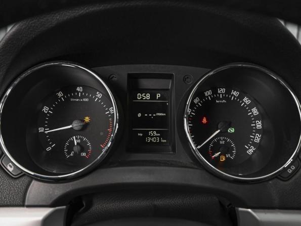 Skoda Yeti I Рестайлинг с пробегом 2013 года, цена 985 000 рублей, 134031 км, внедорожник, Автокод Объявления