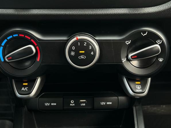 Kia Rio IV с пробегом 2019 года, цена 1 390 000 рублей, 71240 км, хэтчбек, Автокод Объявления