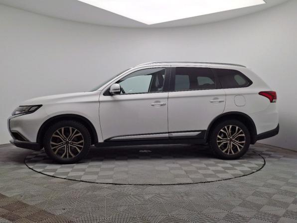 Mitsubishi Outlander III Рестайлинг 3 с пробегом 2018 года, цена 2 619 000 рублей, 107113 км, внедорожник, Автокод Объявления