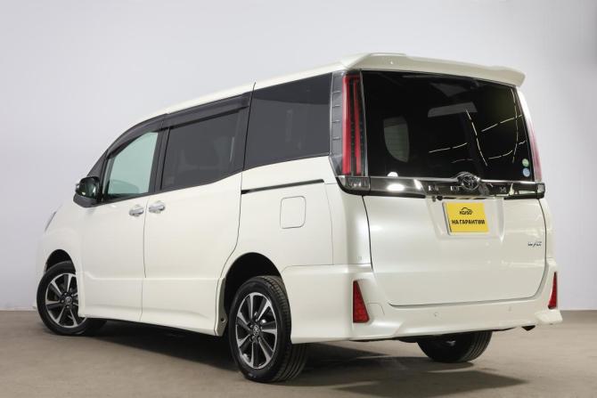 Toyota Noah III (R80) Рестайлинг с пробегом 2019 года, цена 2 799 000 рублей, 93000 км, минивэн, Автокод Объявления