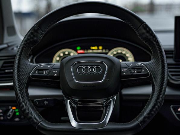 Audi Q5 II (FY) Рестайлинг с пробегом 2023 года, цена 4 800 000 рублей, 5498 км, внедорожник, Автокод Объявления