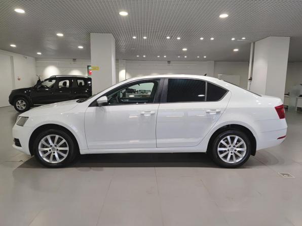 Skoda Octavia III (A7) Рестайлинг с пробегом 2017 года, цена 1 399 000 рублей, 185697 км, лифтбек, Автокод Объявления