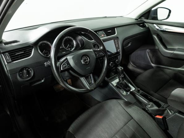 Skoda Octavia III (A7) Рестайлинг с пробегом 2018 года, цена 1 879 700 рублей, 130200 км, лифтбек, Автокод Объявления