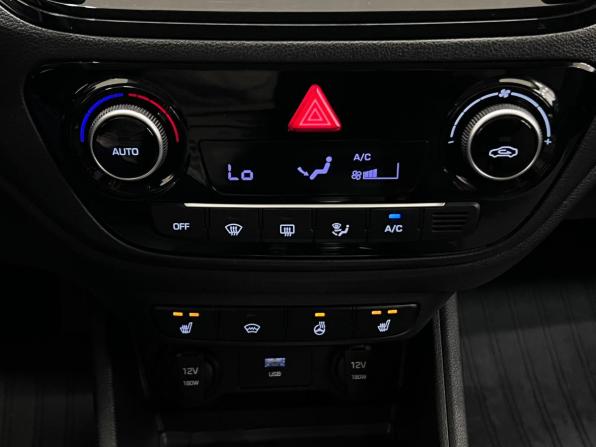 Hyundai Solaris II Рестайлинг с пробегом 2021 года, цена 1 750 000 рублей, 67753 км, седан, Автокод Объявления