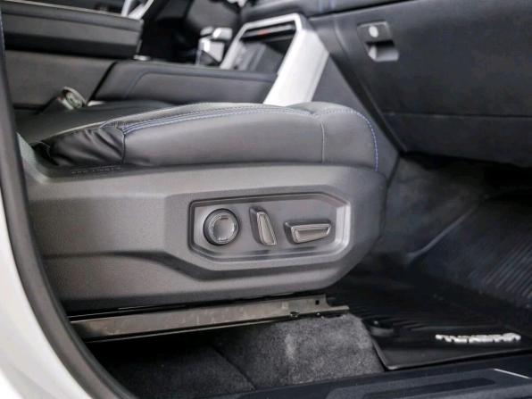 Toyota Tundra III с пробегом 2023 года, цена 8 498 000 рублей, 42000 км, offers.body_type.unknown, Автокод Объявления