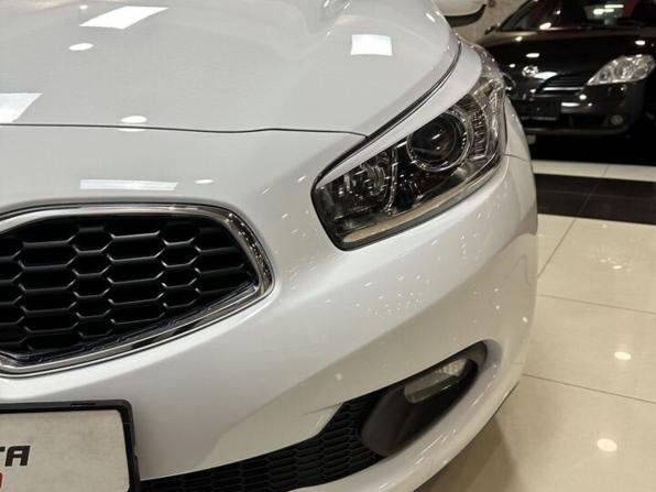 Kia Ceed II с пробегом 2013 года, цена 1 395 000 рублей, 75953 км, универсал, Автокод Объявления