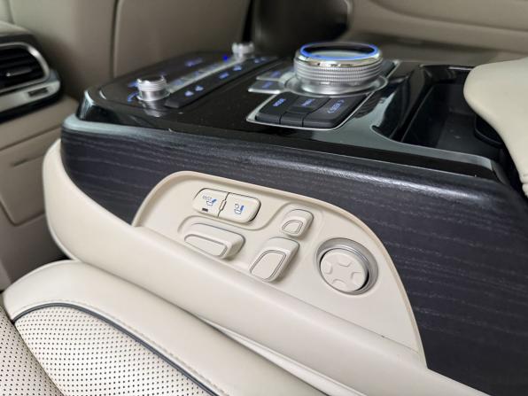 Genesis G90 I с пробегом 2019 года, цена 2 590 000 рублей, 238321 км, седан, Автокод Объявления