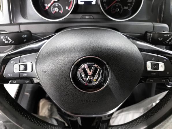 Volkswagen Golf VII Рестайлинг с пробегом 2020 года, цена 1 799 000 рублей, 95806 км, хэтчбек, Автокод Объявления