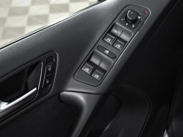 Volkswagen Tiguan I Рестайлинг с пробегом 2015 года, цена 1 400 000 рублей, 172002 км, внедорожник, Автокод Объявления