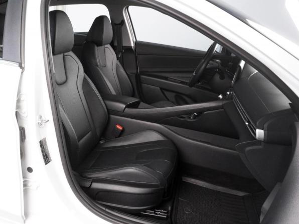 Hyundai Elantra VII (CN7) Рестайлинг с пробегом 2024 года, цена 2 099 000 рублей, 74792 км, седан, Автокод Объявления