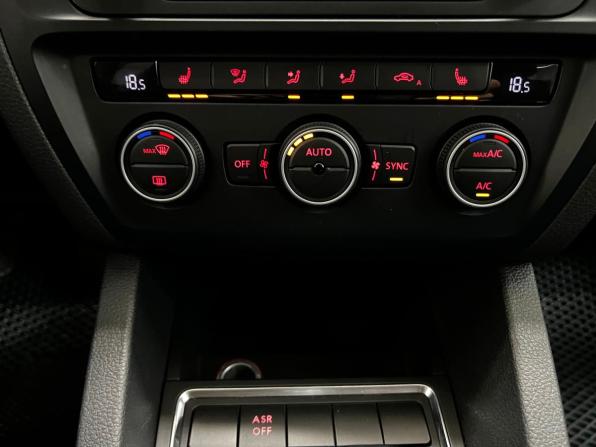 Volkswagen Jetta VI Рестайлинг с пробегом 2015 года, цена 980 000 рублей, 203323 км, седан, Автокод Объявления