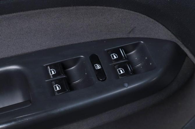 Volkswagen Touran I Рестайлинг 2 с пробегом 2010 года, цена 839 000 рублей, 322000 км, компактвэн, Автокод Объявления