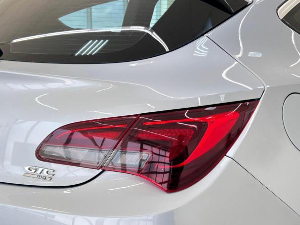 Opel Astra J Рестайлинг с пробегом 2014 года, цена 900 000 рублей, 151300 км, хэтчбек, Автокод Объявления