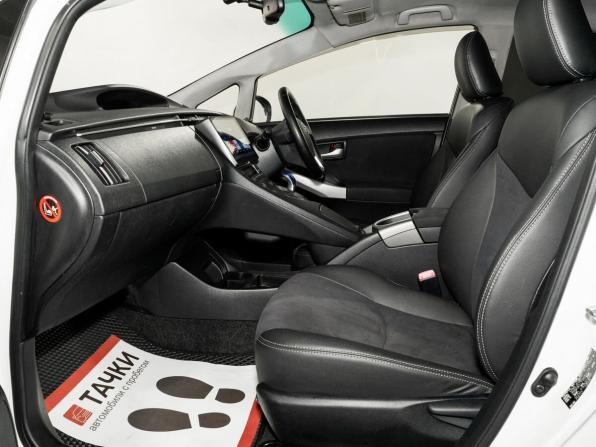Toyota Prius III Рестайлинг (XW30) с пробегом 2013 года, цена 1 089 500 рублей, 223936 км, лифтбек, Автокод Объявления