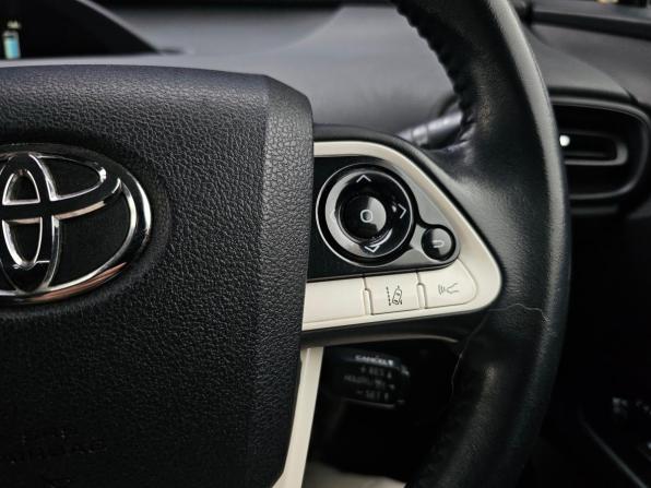 Toyota Prius IV (XW50) с пробегом 2016 года, цена 1 800 000 рублей, 171800 км, лифтбек, Автокод Объявления