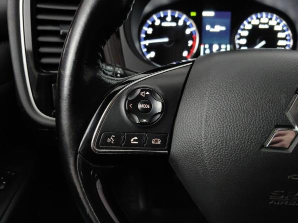 Mitsubishi Outlander III Рестайлинг 2 с пробегом 2015 года, цена 1 425 000 рублей, 221946 км, внедорожник, Автокод Объявления