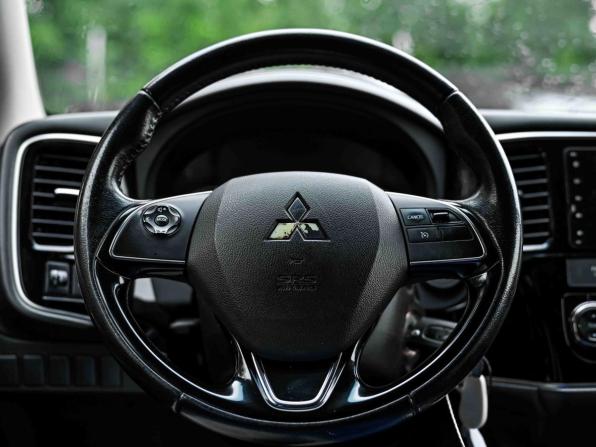 Mitsubishi Outlander III Рестайлинг 3 с пробегом 2018 года, цена 1 755 000 рублей, 100777 км, внедорожник, Автокод Объявления