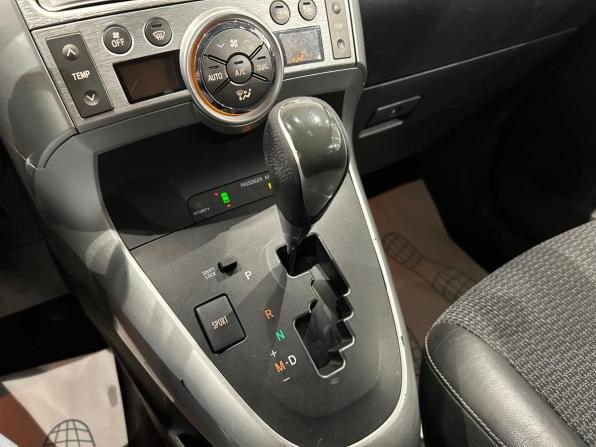 Toyota Verso I с пробегом 2012 года, цена 829 000 рублей, 294213 км, компактвэн, Автокод Объявления