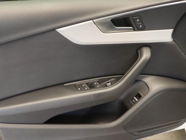 Audi A4 V (B9) Рестайлинг с пробегом 2021 года, цена 2 725 000 рублей, 44807 км, седан, Автокод Объявления