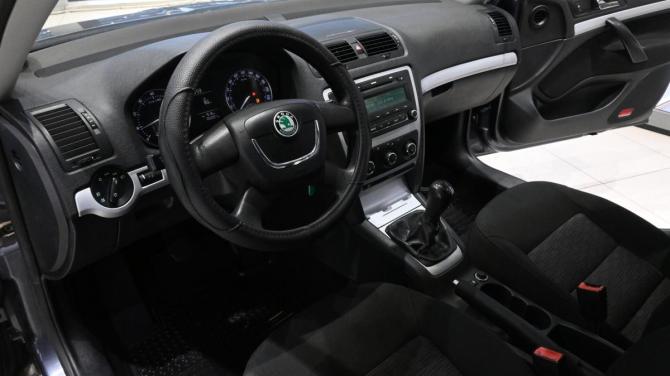 Skoda Octavia II (A5) Рестайлинг с пробегом 2009 года, цена 630 000 рублей, 262090 км, лифтбек, Автокод Объявления