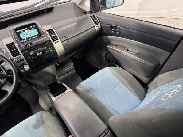 Toyota Prius II Рестайлинг (XW20) с пробегом 2009 года, цена 799 000 рублей, 217000 км, лифтбек, Автокод Объявления