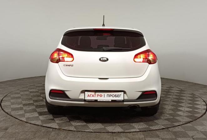 Kia Ceed II с пробегом 2015 года, цена 1 270 000 рублей, 123560 км, хэтчбек, Автокод Объявления