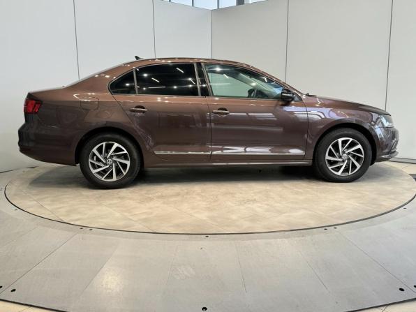 Volkswagen Jetta VI Рестайлинг с пробегом 2017 года, цена 1 399 000 рублей, 160384 км, седан, Автокод Объявления