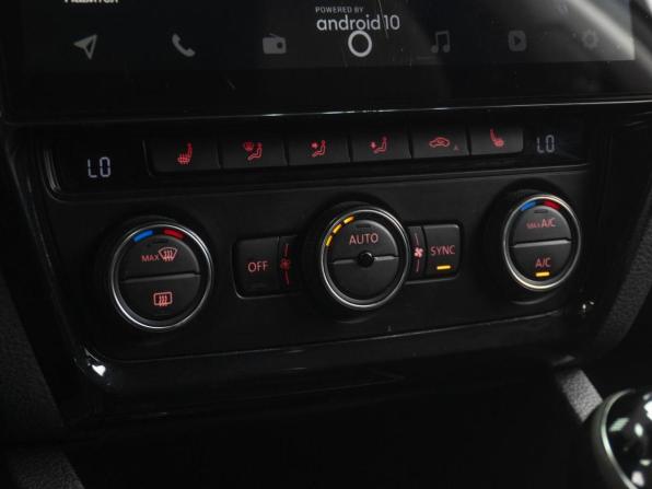 Volkswagen Jetta VI Рестайлинг с пробегом 2017 года, цена 1 349 000 рублей, 136532 км, седан, Автокод Объявления