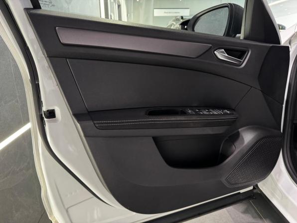 Renault Arkana I с пробегом 2019 года, цена 1 620 000 рублей, 76128 км, внедорожник, Автокод Объявления