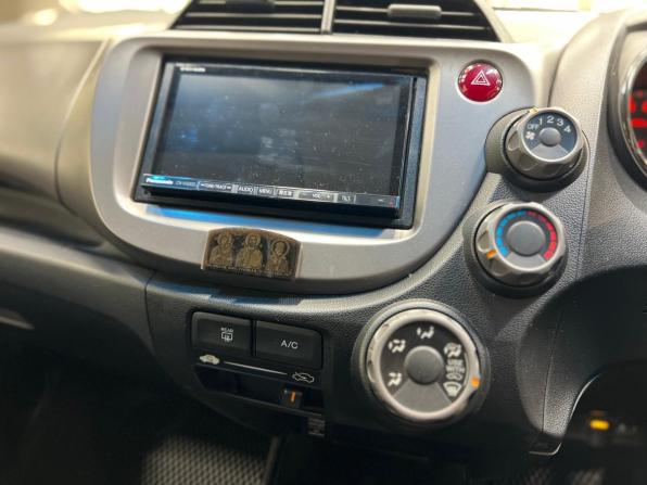 Honda Fit II с пробегом 2011 года, цена 850 000 рублей, 114650 км, хэтчбек, Автокод Объявления