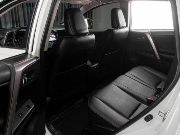 Toyota RAV4 IV (XA40) Рестайлинг с пробегом 2018 года, цена 2 999 000 рублей, 138332 км, внедорожник, Автокод Объявления