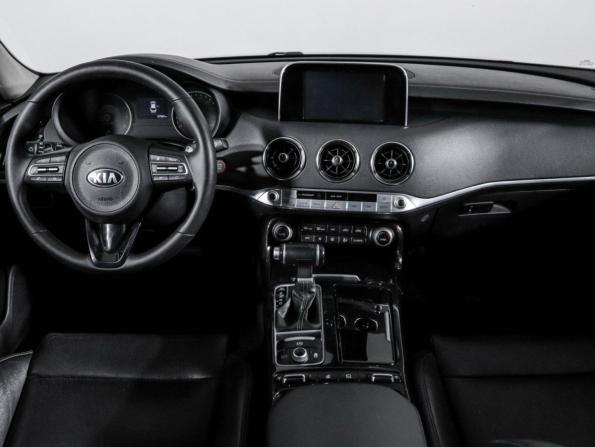 Kia Stinger I с пробегом 2018 года, цена 1 950 000 рублей, 97883 км, лифтбек, Автокод Объявления