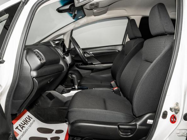 Honda Fit III Рестайлинг с пробегом 2018 года, цена 1 200 000 рублей, 95050 км, хэтчбек, Автокод Объявления