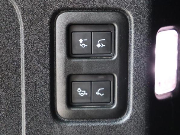 Land Rover Defender II с пробегом 2020 года, цена 4 190 000 рублей, 109793 км, внедорожник, Автокод Объявления