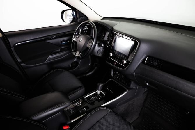 Mitsubishi Outlander III Рестайлинг 3 с пробегом 2021 года, цена 2 299 000 рублей, 169000 км, внедорожник, Автокод Объявления