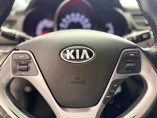 Kia Rio III Рестайлинг с пробегом 2016 года, цена 791 700 рублей, 162460 км, хэтчбек, Автокод Объявления