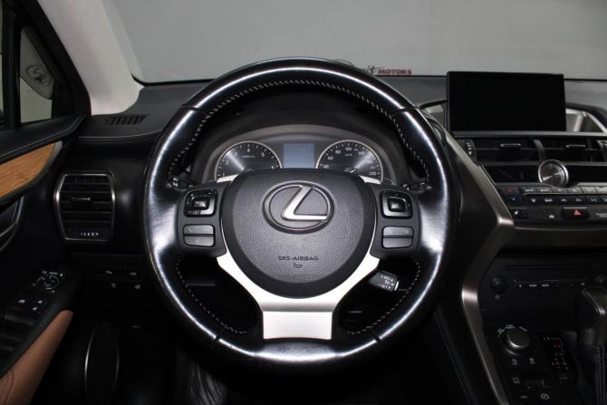 Lexus NX I с пробегом 2017 года, цена 3 250 000 рублей, 44710 км, внедорожник, Автокод Объявления