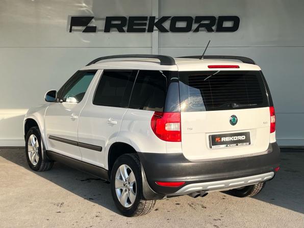 Skoda Yeti I с пробегом 2013 года, цена 1 100 000 рублей, 153700 км, внедорожник, Автокод Объявления