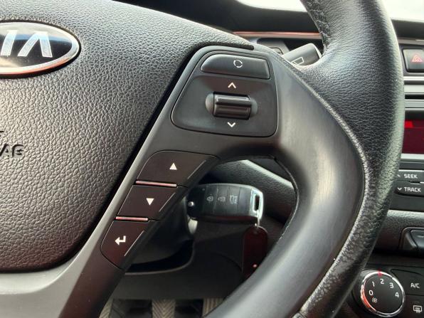 Kia Ceed II Рестайлинг с пробегом 2016 года, цена 975 000 рублей, 152666 км, хэтчбек, Автокод Объявления
