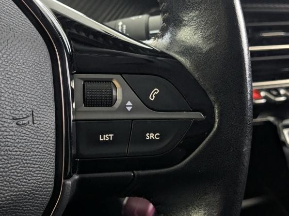 Peugeot 2008 II с пробегом 2021 года, цена 1 790 000 рублей, 118589 км, внедорожник, Автокод Объявления